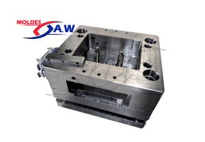 Moldes industrial para inyección de plástico.