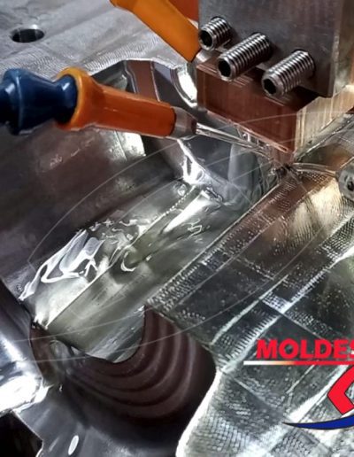maquinado electro erosión de molde de inyección