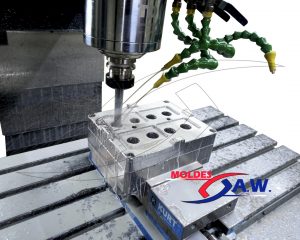 maquinado cnc de molde industrial para inyección de plástico