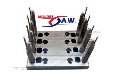 Moldes industrial para inyección de plástico.