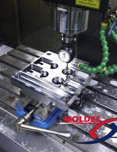 Maquinado CNC molde para inyección de plástico