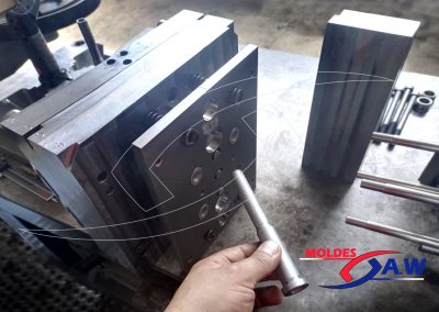 Moldes industrial para inyección de plástico.