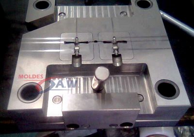 Moldes para inyección de plástico.