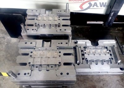 Moldes industrial para inyección de plástico.