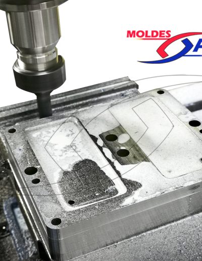 Maquinado de moldes de inyección de zamak-aluminio de Moldes AW
